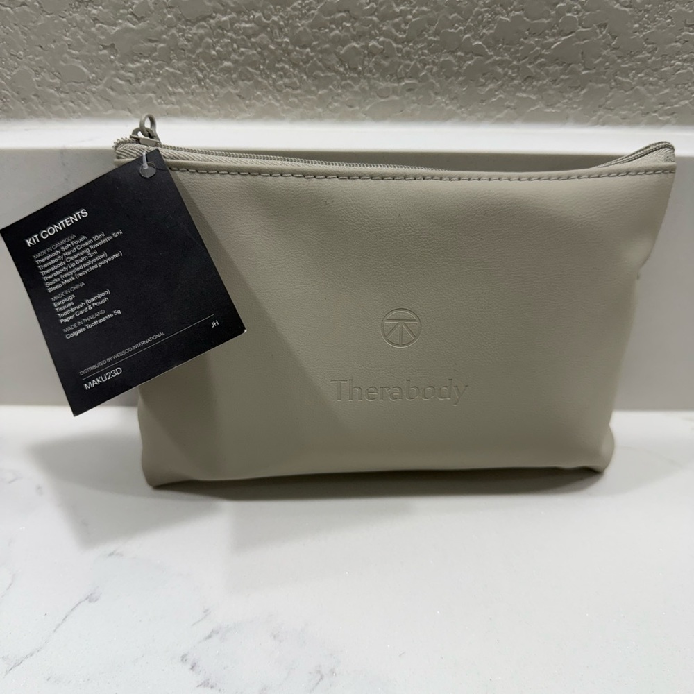 United Premium Plus Therabody Amenity Kit